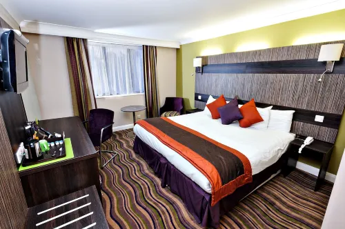 Link Hotel Photos