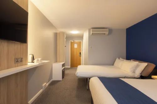 Holiday Inn Express Poole Chambres Photos