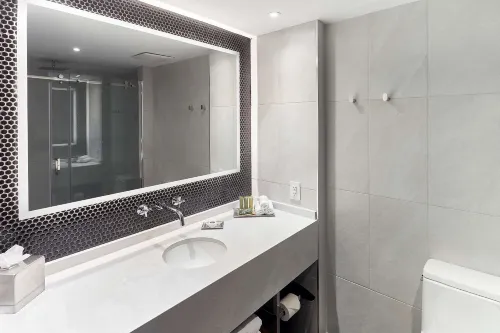 Hotel Bonaventure Montreal Photos