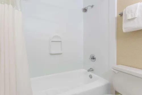 Ramada by Wyndham Saco/Old Orchard Beach Area Photos