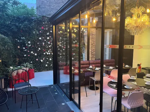 Le Glam's Hotel Restauration Photos