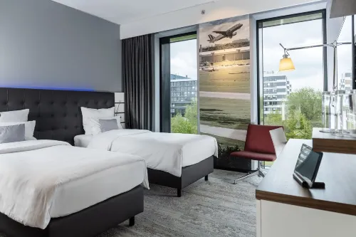 Airport Plaza Hotel Hamburg Photos