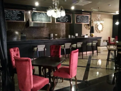 Hotel Amaroossa Grande Bekasi Makanan Photos