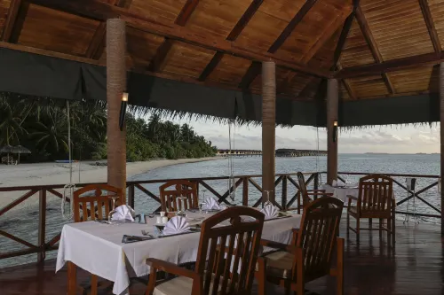 Medhufushi Island Resort Dining Photos