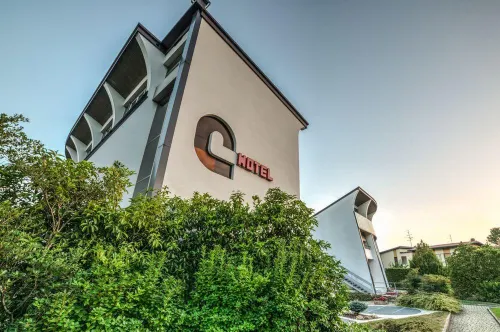 Cardano Hotel Malpensa Exterior Photos
