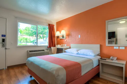 Motel 6 Westminster, CA - South - Long Beach Area Camere Photos