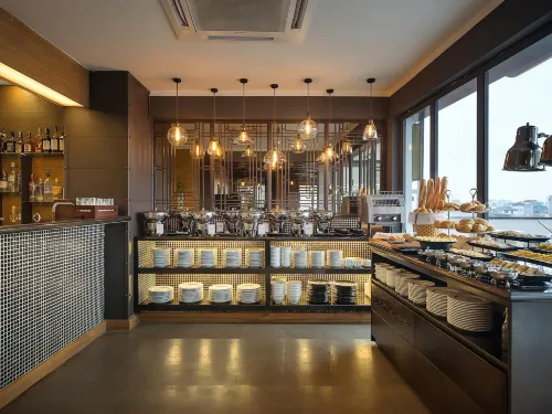 Bespoke Trendy Hotel Hanoi 식사 Photos