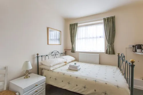 Oakwood Bed and Breakfast Heathrow Rooms Photos