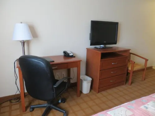 Super 8 by Wyndham Abbotsford BC Rooms Photos