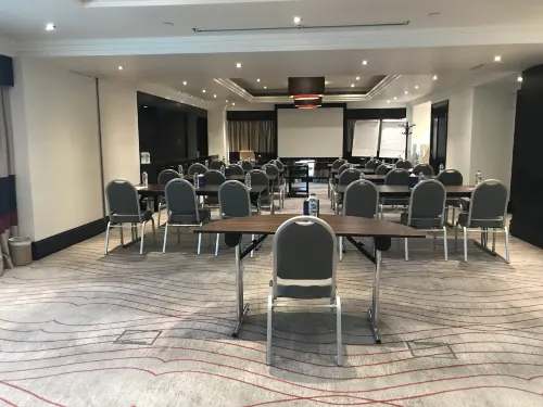 Towers Rotana Espaces Affaires Photos