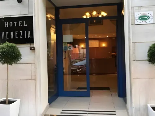 Hotel Venezia Exterior Photos