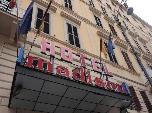 Madison Hotel Extérieur Photos