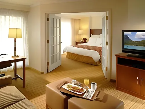 Atlanta Marriott Suites Midtown Rum Photos
