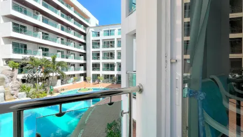 Dragon Beach Resort , Jomtien Beach Pattaya Рядом с отелем Photos