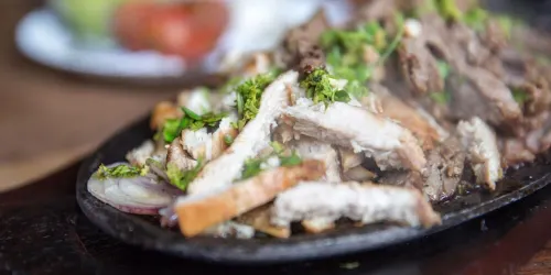 Q-Bar & Guesthouse Dining Photos