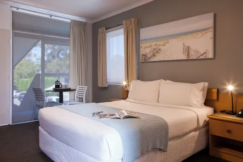 Kings Park Motel Rooms Photos
