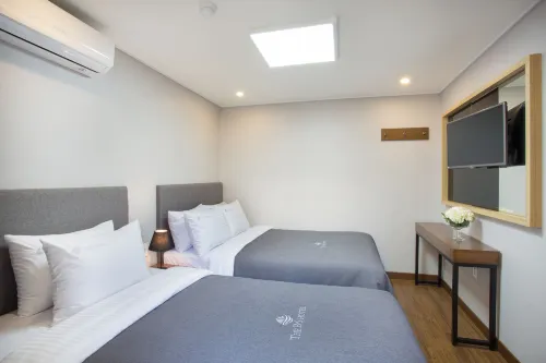 The BS Hotel Busan Station Kamar Photos
