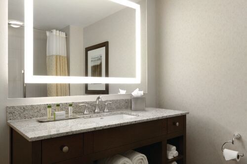 DoubleTree by Hilton Hotel Boston Bayside Rooms Photos