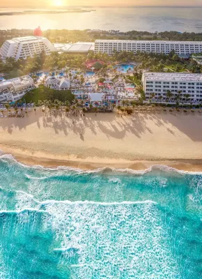 The Pyramid Cancun by Oasis - All Inclusive À proximité de l'hôtel Photos