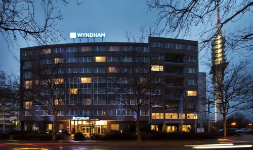 Wyndham Hannover Atrium Featured Photos
