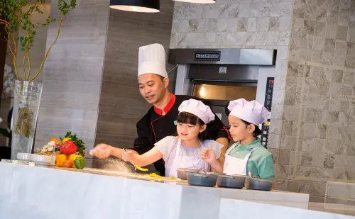 Holiday Inn & Suites Jakarta Gajah Mada Photos