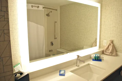 Holiday Inn Express Vancouver Airport-Richmond Rooms Photos