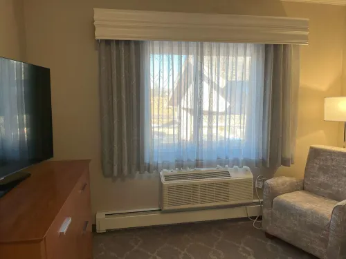 Best Western Plus Silver Saddle Inn Photos