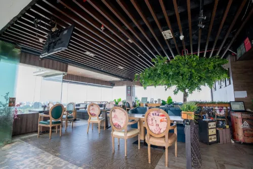 Belviu Hotel Bandung Dining Photos