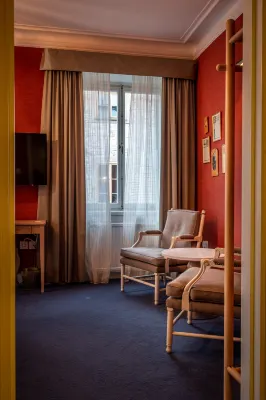 Lady Hamilton Hotel Photos