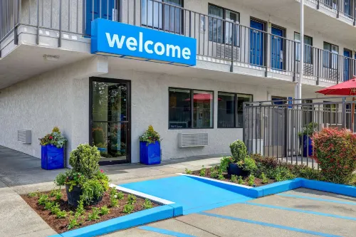 Motel 6 Kirkland, WA - North Kirkland Esterni Photos
