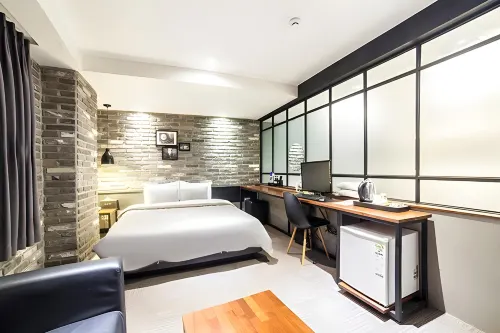 The Last Hotel Nampo Photos