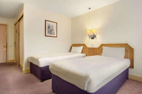 Days Inn by Wyndham Sevenoaks Clacket Lane Rooms Photos