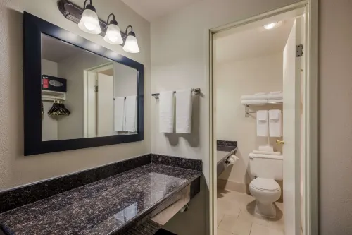 Best Western Alderwood Rooms Photos