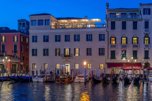H10 Palazzo Canova Featured Photos