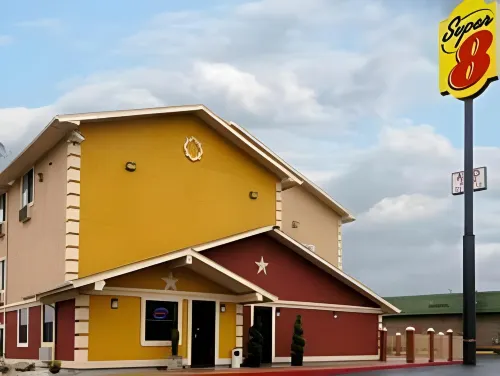 Super 8 by Wyndham San Antonio/I-35 North Esterni Photos
