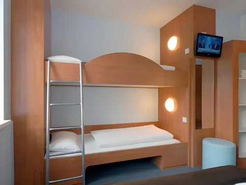 B&B HOTEL Böblingen Rooms Photos