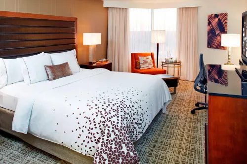 Renaissance St. Louis Airport Hotel Rooms Photos