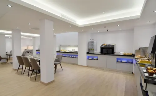Uve Marcenado Dining Photos