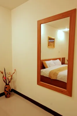 Rafael Hotel and Mansion Bangkok Zimmer Photos