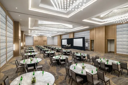 Hilton BNA Nashville Airport Terminal Business Facilities Photos