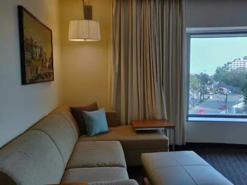 Hyatt Place Hyderabad Banjara Hills Huoneet Photos