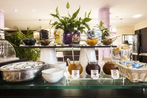 Mercure Genova San Biagio Dining Photos