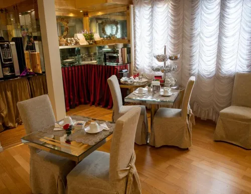 Ca Dell'Arte Dining Photos