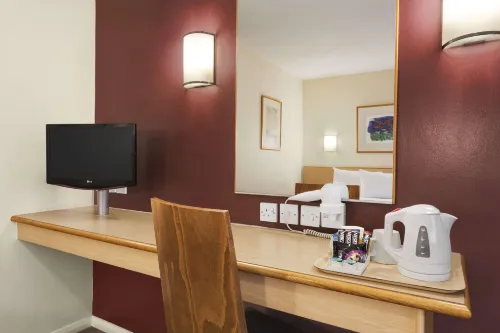 Days Inn by Wyndham Warwick South M40 Rooms Photos