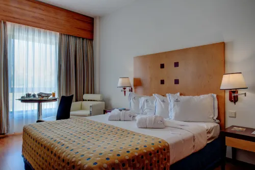 VIP Executive Santa Iria Hotel Rooms Photos
