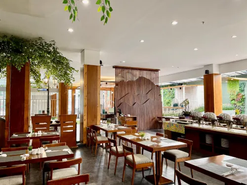 Hemangini Hotel Bandung Ristorazione Photos
