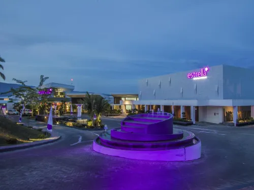 Estrella Hotel & Conference Center - Luwuk Eksterior Photos