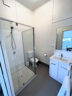 Mandurah Coastal Holiday Park Rum Photos
