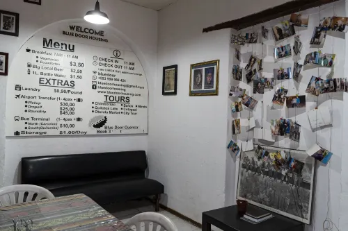 블루 도어 하우징  히스토릭 키토 식사 Photos