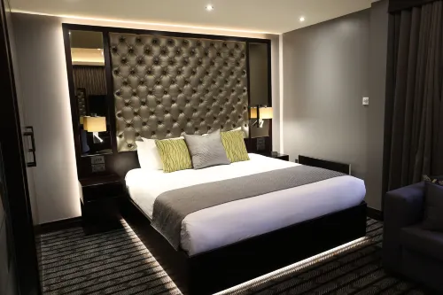 Mondo Hotel Rooms Photos